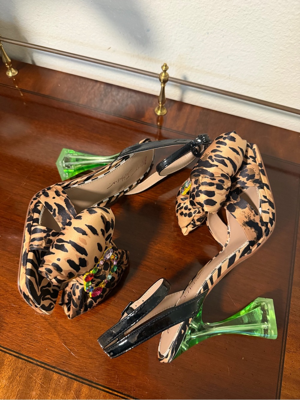 Betsey Johnson Pollie Leopard Bow Gem ๐ Sparkle Ankle-Strap Green Heels Funky - Picture 3 of 9